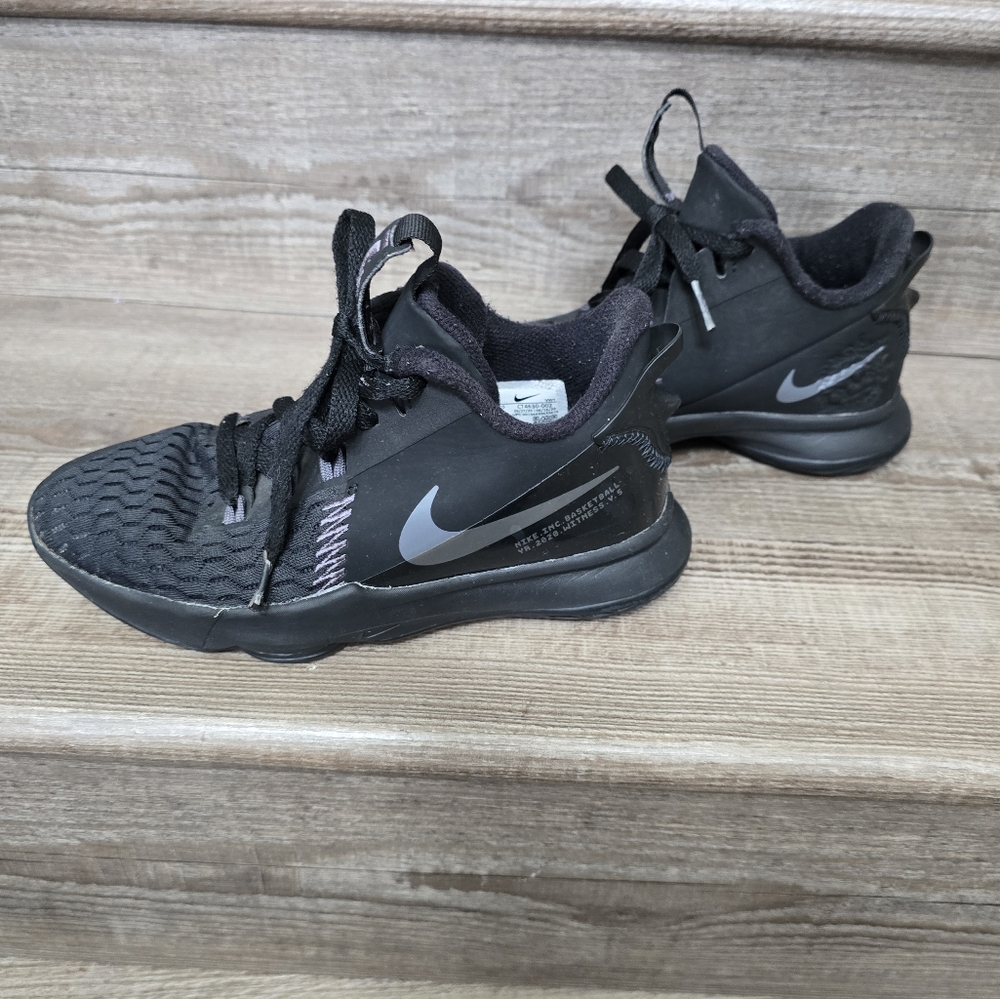 Nike Air Zoom Lebron Witness V Black Size 3 youth